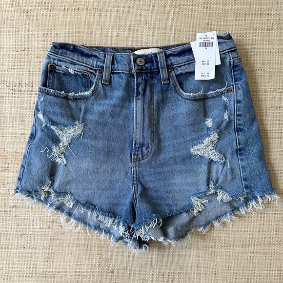 Abercrombie and Fitch High Rise Mom Short (Size 28/6) NWT - Picture 1 of 4
